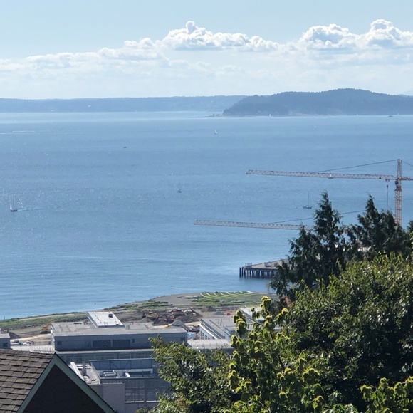 Meet your Posher, Sumom - Picture 1 of 2